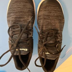 Cute and comfy black heather gym shoes